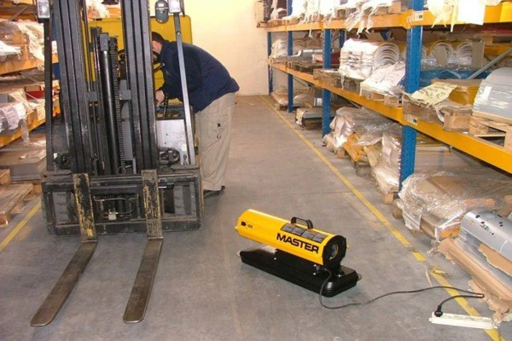 Mobilní naftové topidlo s přímým spalováním o výkonu 10 kW, B35CED MASTER