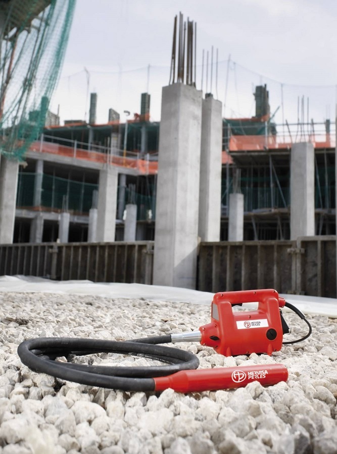 Mechanický vibrátor betonu CMP-2kW, pohonná jednotka HERVISA PERLES
