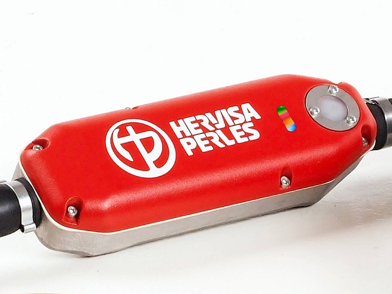 Vysokofrekvenční ponorný vibrátor se zabudovaným elektronickým měničem, hlavice 52 mm T-RUNNER PLUS 52 HERVISA PERLES