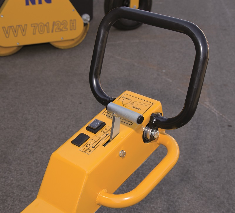 Vedený vibrační válec, benzínový motor HONDA, 22 kN, 875 kg VVV 700/22 NTC