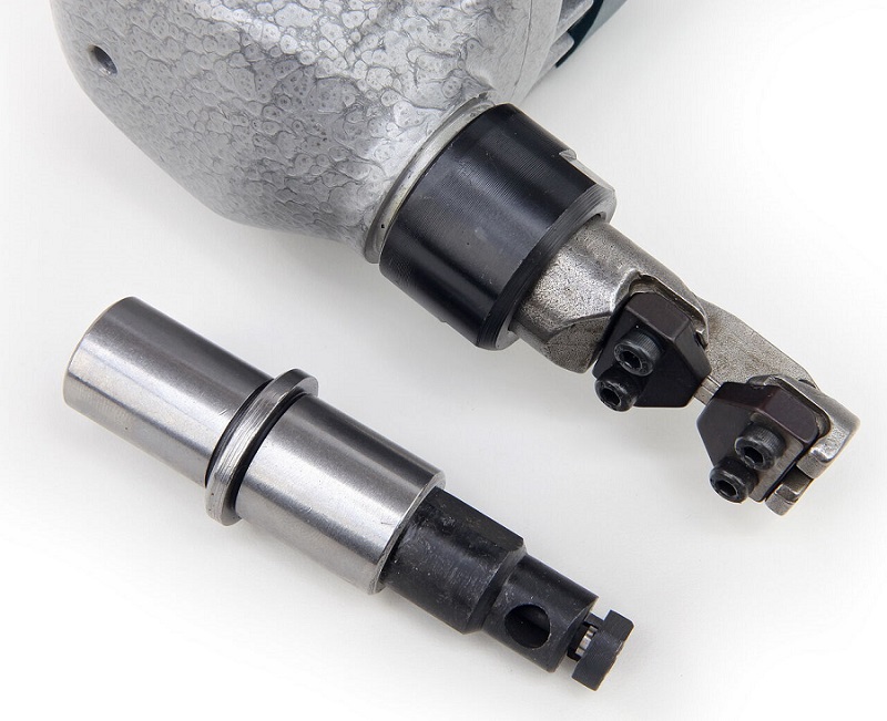 Prostřihovač plechu 380 W, 1,8 mm, dvě střihací hlavy, model 4-D