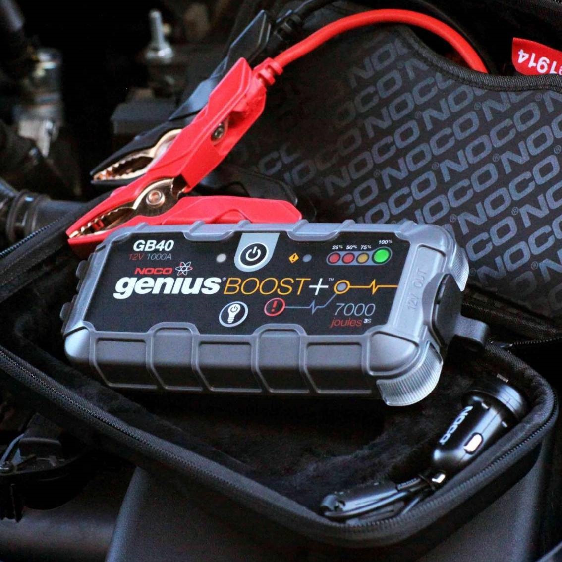 Startovací zdroj, booster 12V, 1000A, až 20 skokových startů, Lithium-Iontová baterie 24 Wh, pro benzínové motory do objemu 6 l a dieslové motory do 3 l BOOST GB40 NOCO