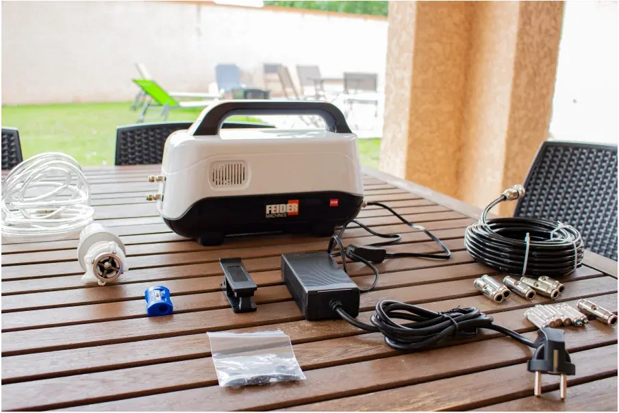 Mlžící vodní systém, mlhovač, vodní mlha, osvěžovač a ochlazovač vzduchu, 60 W, 40 barů, 230V, 6 difuzorů s rychlospojkami a 10 m nylonové hadice. FHBE60W FEIDER Foggy Home - VÝPRODEJ