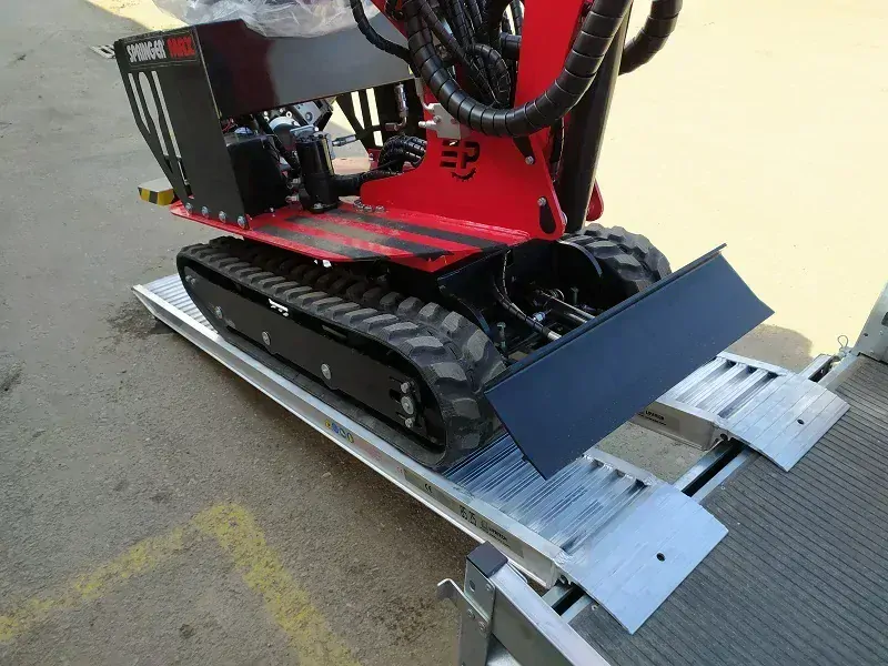 Hliníkové nájezdy, 1 pár, délka 3 m, výška profilu 100 mm, nosnost 2.500 kg