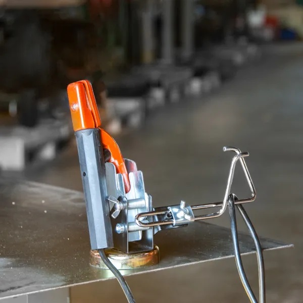 Univerzální držák pro hořáky MIG, TIG nebo pro elektrody, AEK