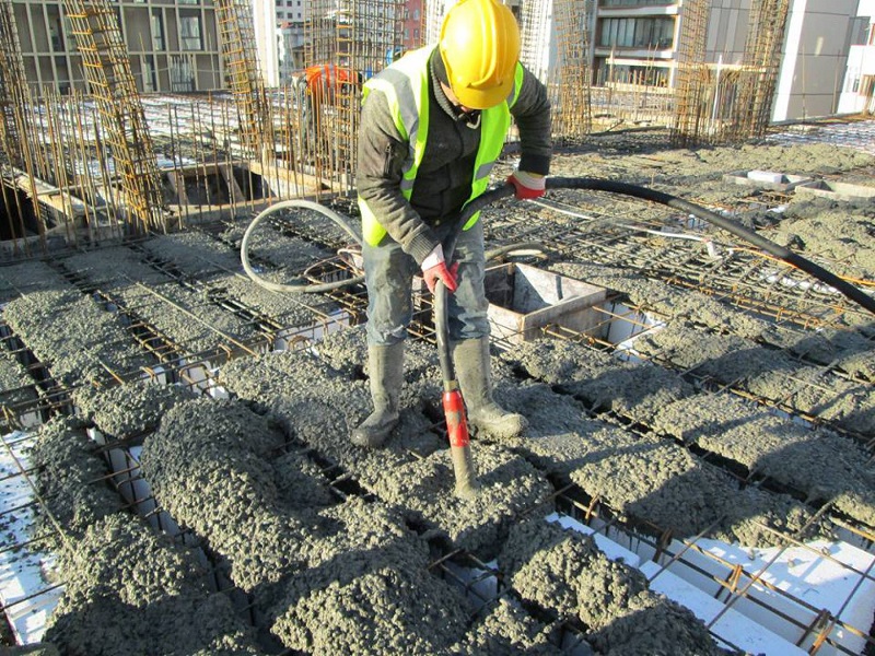 Ohebná hřídel 4 m s vibrační hlavicí 48 mm pro mechanický vibrátor betonu AVMU nebo FOX, TAX 4/AX 48 ENAR