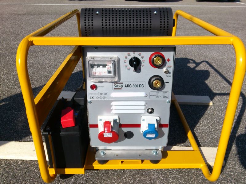 Elektrocentrála se svářečkou, benzínový generátor, motor HONDA, 7,0 kVA, 200 AC, TRH-200 NTC