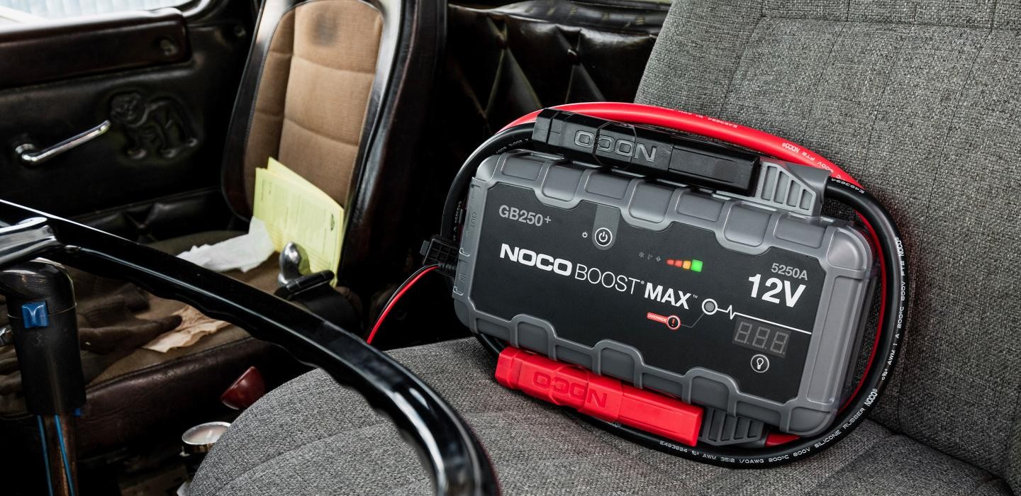 Startovací zdroj, booster 12V, 5250A, Lithium-Iontová baterie 242 Wh, pro benzínové motory do objemu 16 l a dieslové motory do 16 l Boost MAX GB250 NOCO