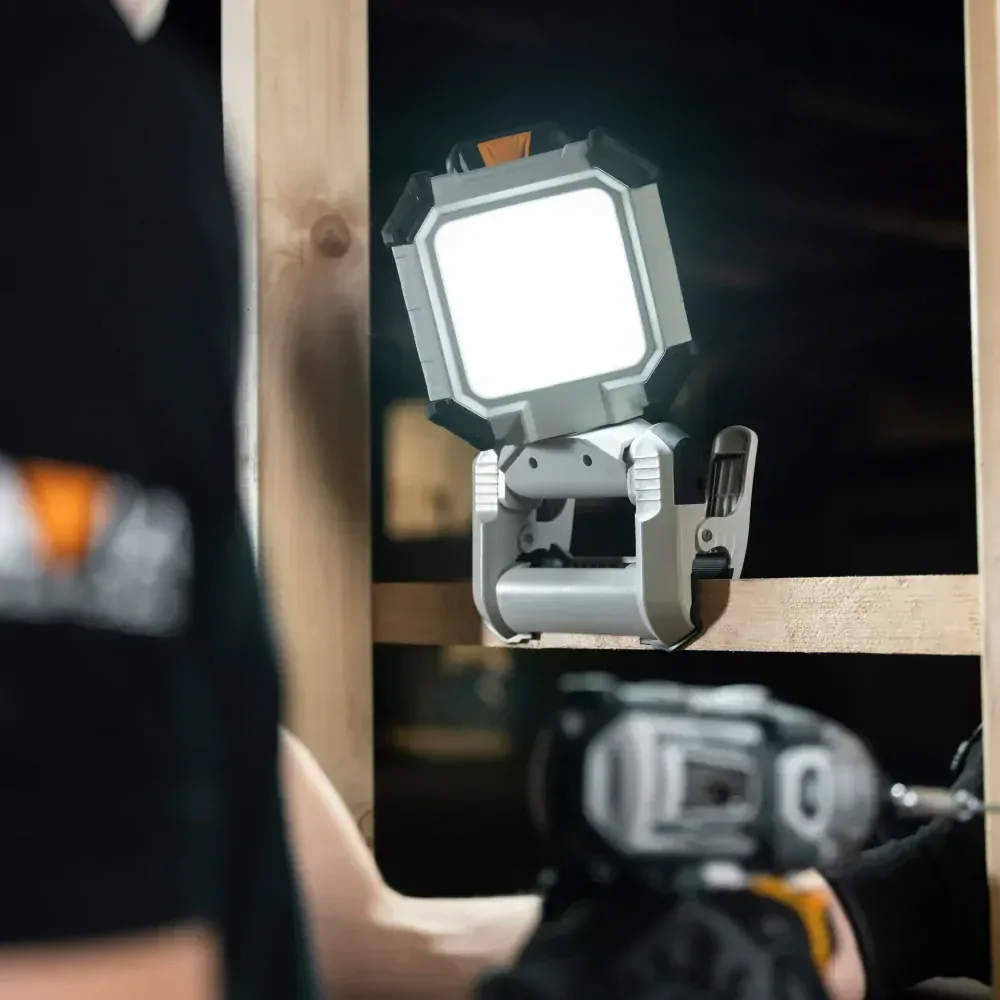 Aku bezdrátové LED stavební světlo, světlo na kempování, 1800 Lumen, IP54, bez baterie a nabíječky, bateriová platforma MAXXPACK BATAVIA