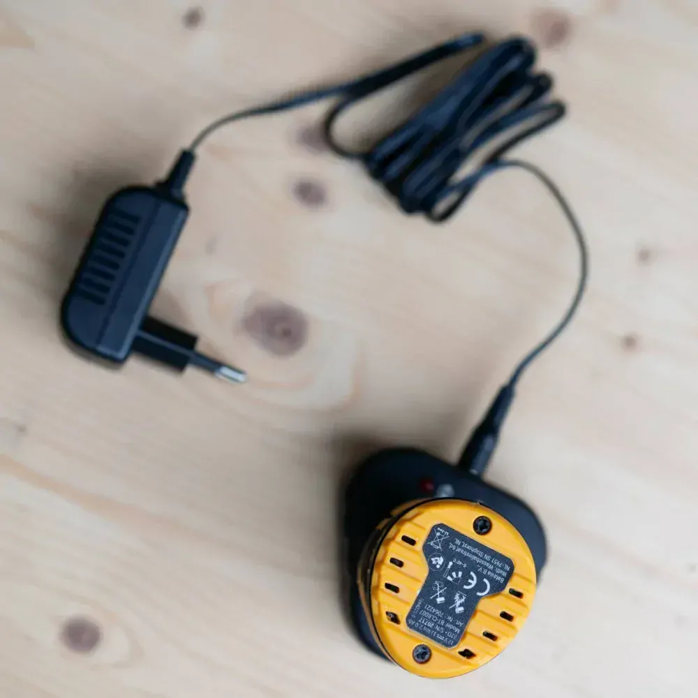 Náhradní nabíječka pro 12V Li-Ion baterie pro Aku nářadí FIXXPACK BATAVIA