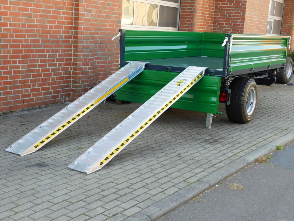 Hliníkové nájezdy, 1 pár, délka 1,5 m, výška profilu 68 mm, nosnost 2.700 kg, LOTUS