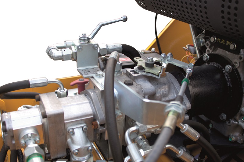 Tandemový vibrační válec, naftový motor HATZ, 2 x 14 kN, 1.390 kg VT 090H NTC