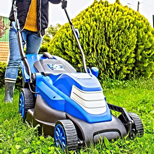 Elektrická sekačka na trávu 1800 W, záběr 42 cm, výška sečení 25 - 80 mm, 40 l sběrný koš HTDE1800 HYUNDAI