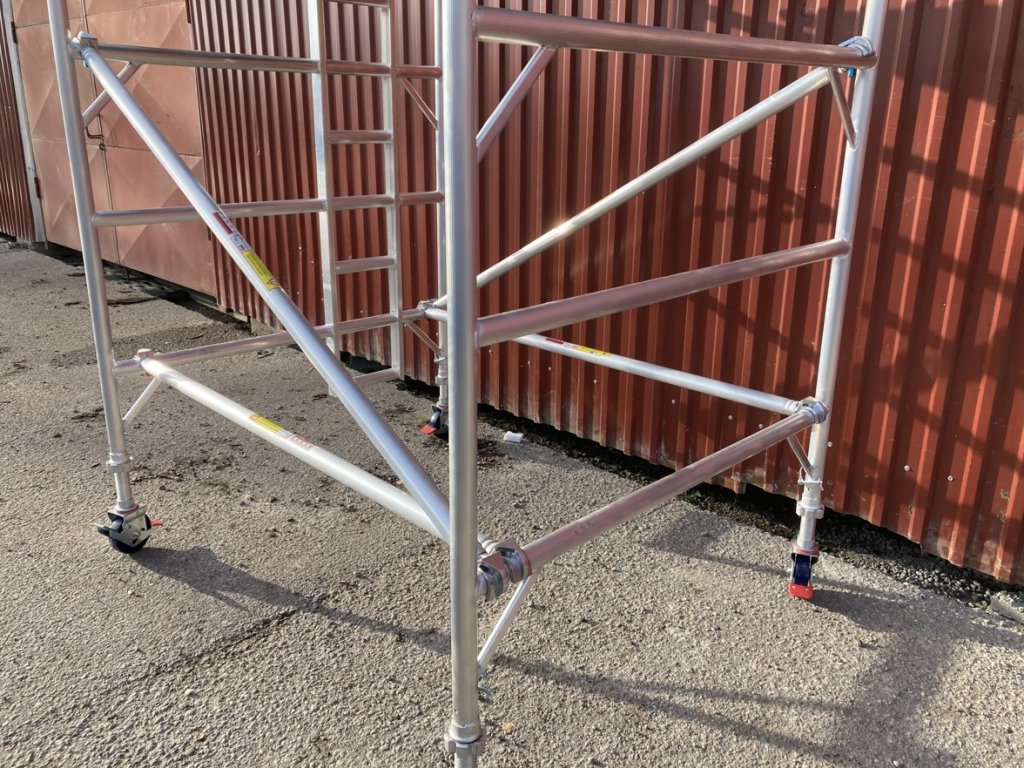 Vzpěra diagonální 2,1 m pro hliníkové lešení Transform Tower