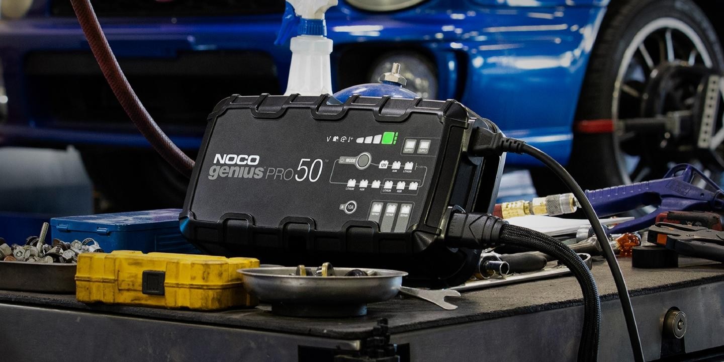 Automatická nabíječka baterií, akumulátorů 6V/12V/24V, nabíjecí proud 50A, pro baterie do 2000 Ah NOCO GENIUS PRO50