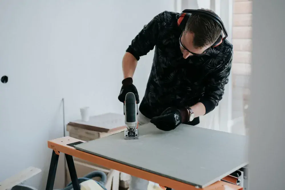 Aku bezdrátová, přímočará, stavitelná pilka, 18V Li-Ion, hl. řezu 22mm, pokosové řezy, bez baterie a nabíječky, bateriová platforma MAXXPACK BATAVIA