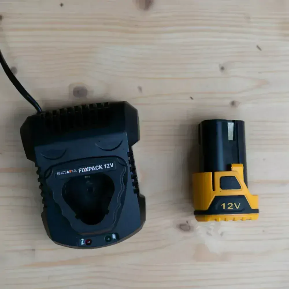 Náhradní baterie s kapacitou 2Ah, 12V Li-Ion pro Aku nářadí řady FIXXPACK BATAVIA
