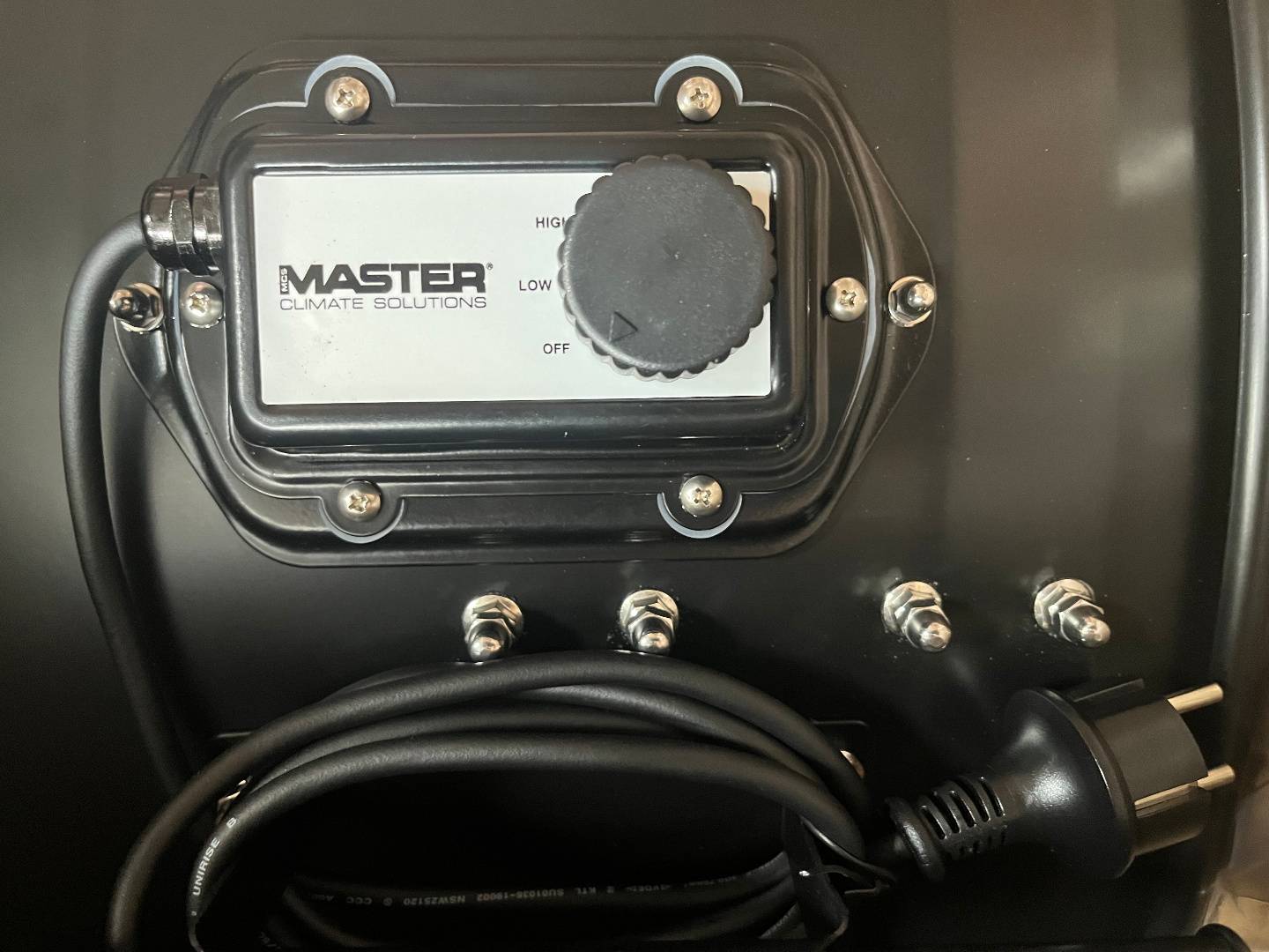 Profesionální ventilátor s max. průtokem vzduchu 10.200 m3/hod, krytím IP44, průměrem 75cm a 2 rychlosti, DF30P MASTER
