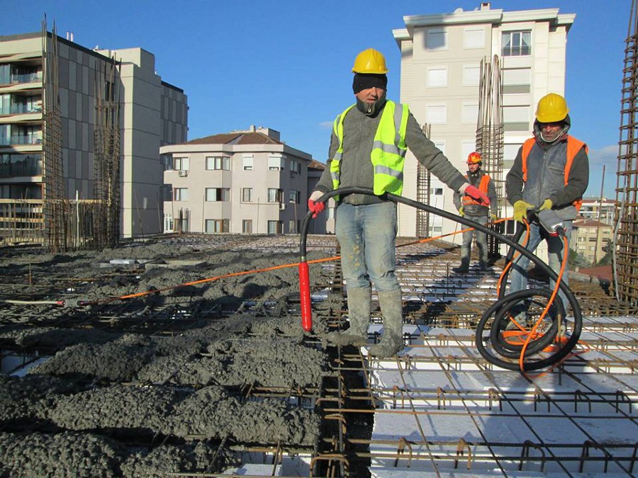 Vysokofrekvenční ponorný vibrátor, ohebná hřídel 5 m, vibrační hlavice 65 mm AV 655T HERVISA PERLES