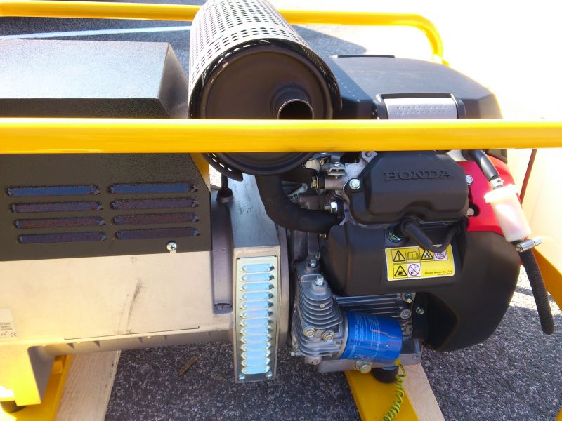 Elektrocentrála se svářečkou, benzínový generátor, motor HONDA, 3,5 kVA, 200 DC, TRH-221 NTC