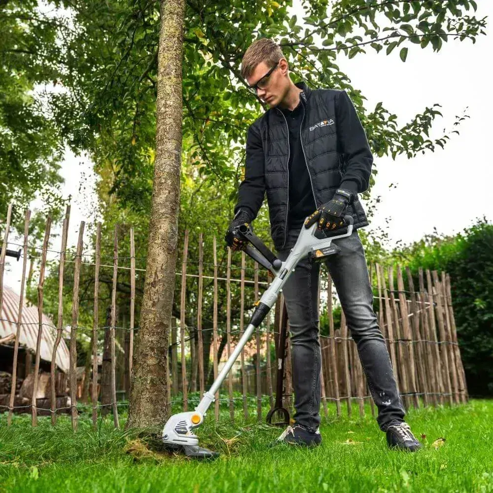 Aku bezdrátová, strunová sekačka na trávu, vyžínač, 18V Li-Ion, 8500 ot./min., teleskopická, stavitelná hlava, bez baterie a nabíječky MAXXPACK BATAVIA 7064616