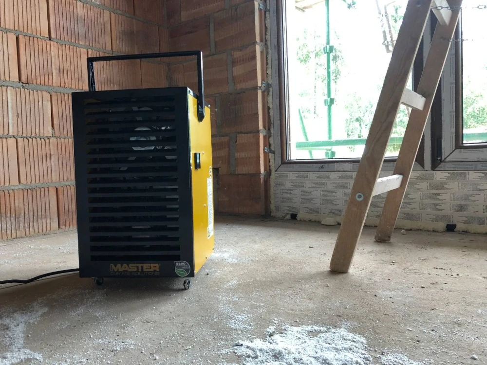 Profesionální odvlhčovač, vysoušeč vzduchu, sběrač vlhkosti 30 l za 24 hodin, 680 W, DH 732 P MASTER