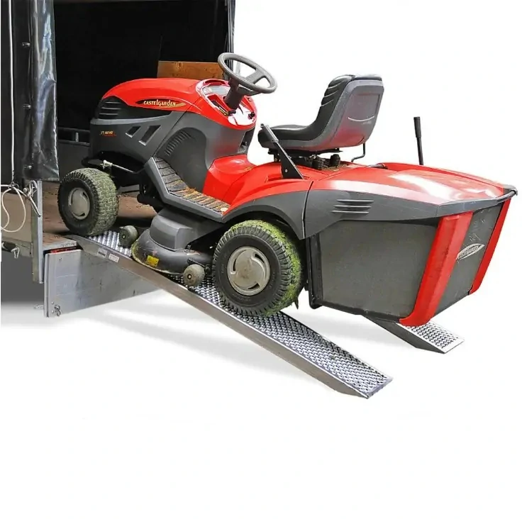 Nakládací nájezdy z pozinkované oceli s protiskluzovým povrchem pro vozíky, motorky, ATV, čtyřkolky, 1 pár, nosnost max. 400 kg, hmotnost 12 kg