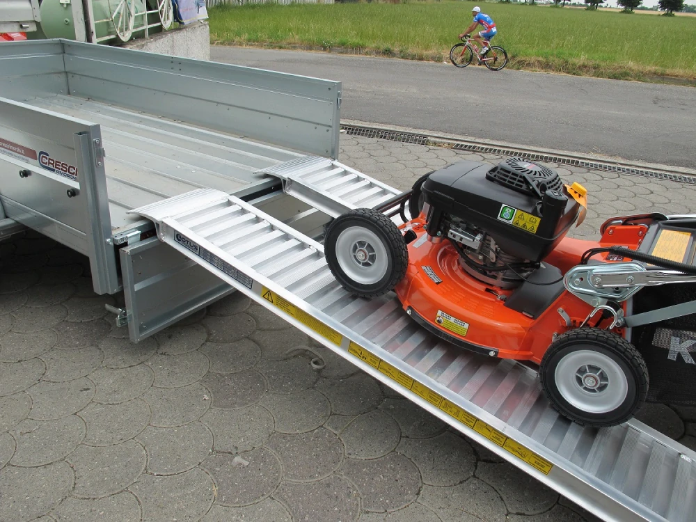 Hliníkové nájezdy, 1 pár, délka 1,5 m, výška profilu 68 mm, nosnost 2.700 kg, LOTUS