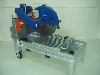 Profesionální stavební pila VMP 700 A na cihlové bloky s prořezem 290 mm, napětí 400 V Vacutec