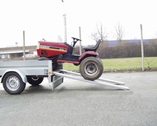 Hobby nájezdy přímé pro zahradní traktůrky a sekačky, 1 pár, délka 1,5 m, nosnost 600 kg